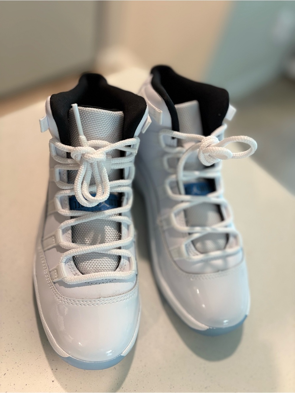 Air Jordan 11 Retro "Legend Blue" - Picture 2 of 8